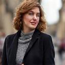 Portrait de Sophie, mère active et cheffe de projet.